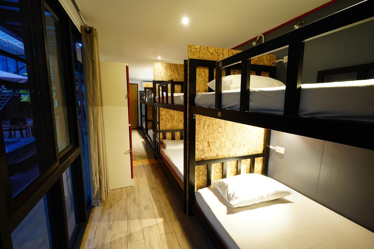 At Box Hostel Chiang Mai Exterior photo
