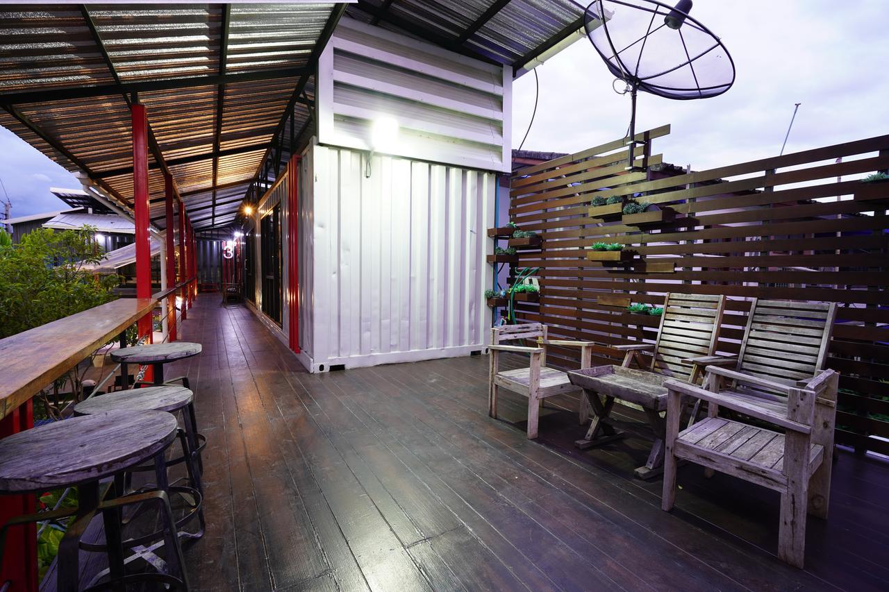 At Box Hostel Chiang Mai Exterior photo