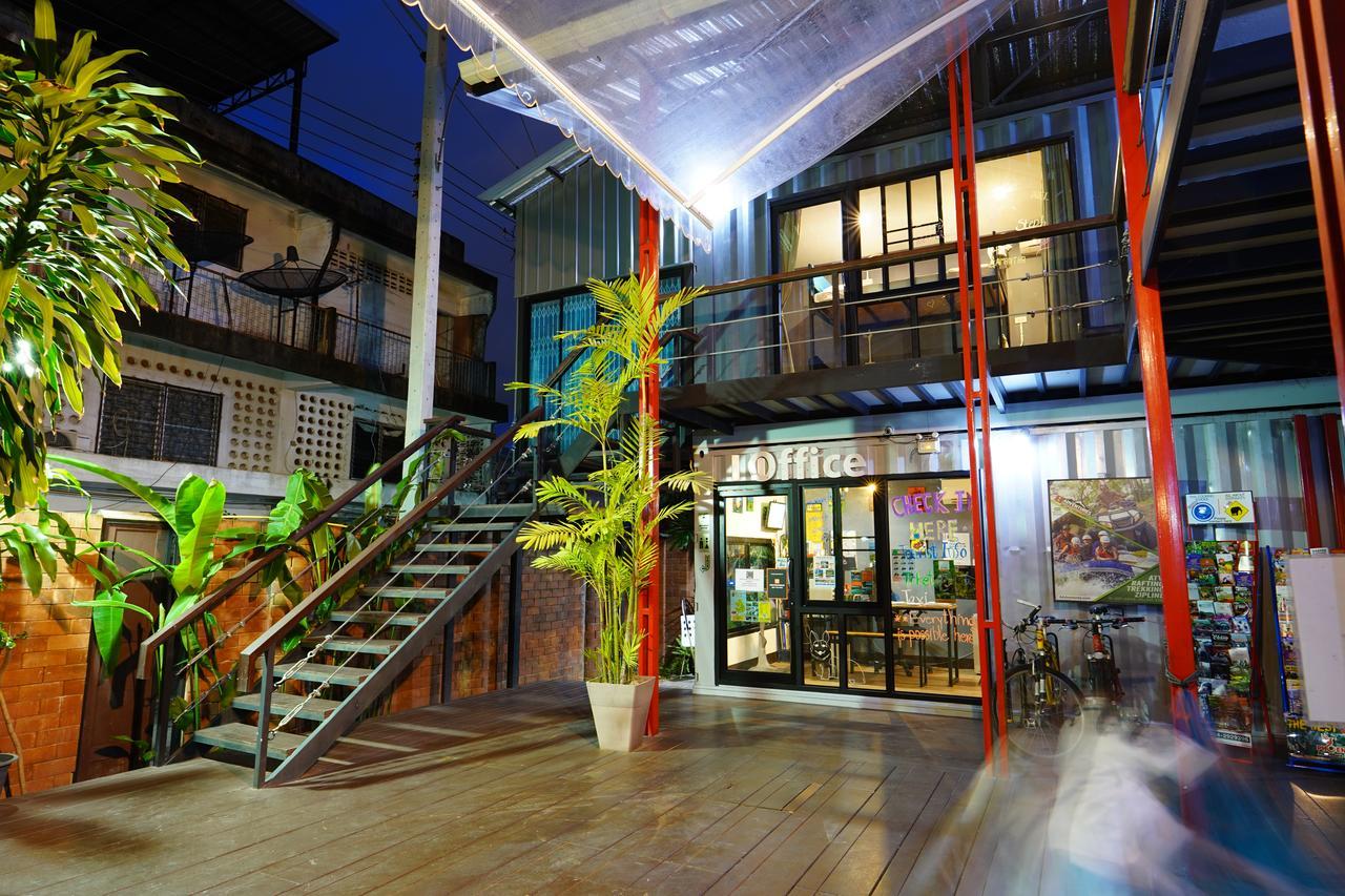 At Box Hostel Chiang Mai Exterior photo