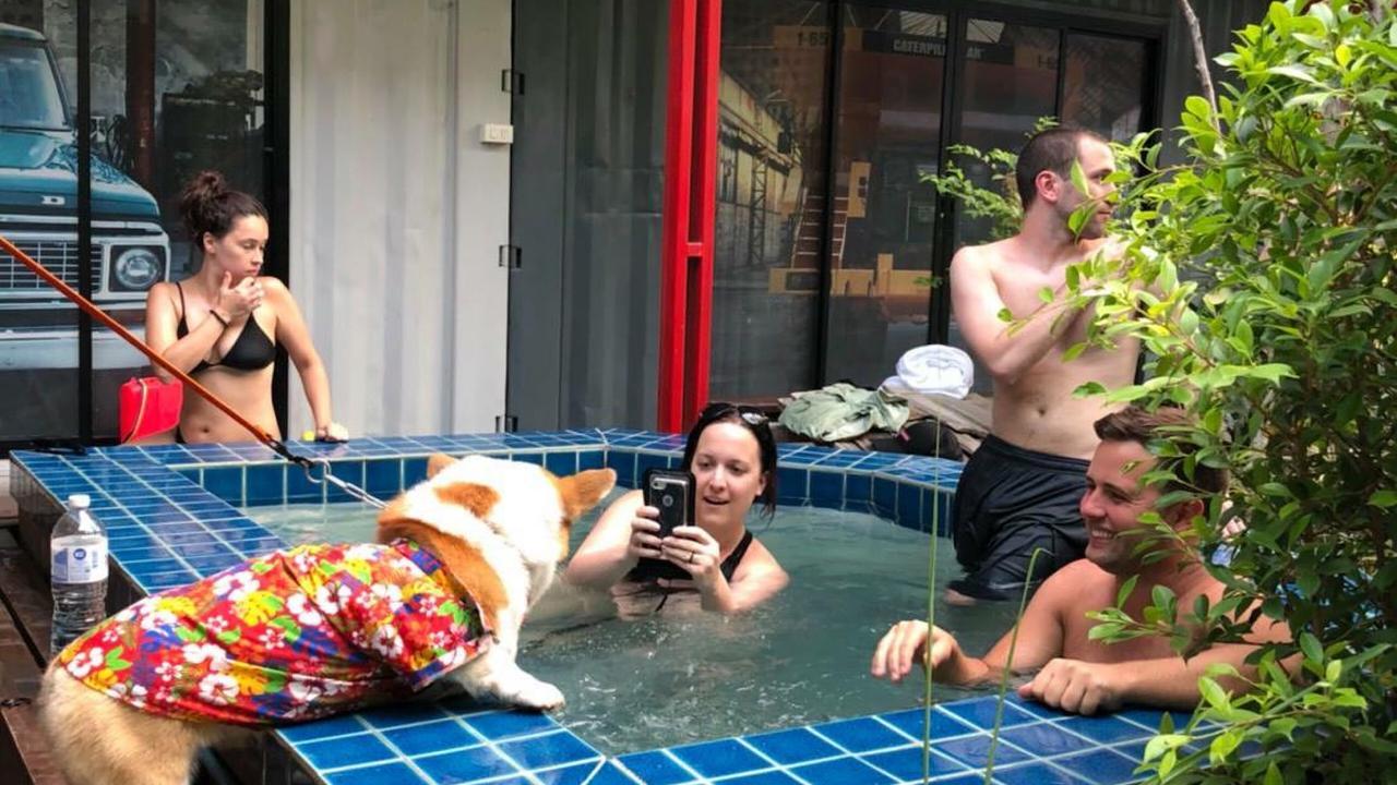 At Box Hostel Chiang Mai Exterior photo